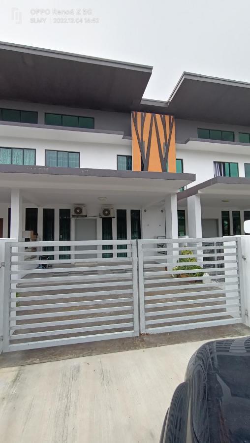 Bonda Lilik Homestay Klang Exteriör bild
